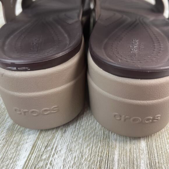 Crocs Sandals Women's Brown Brooklyn Low Wedge Size 9 - Picture 8 of 12